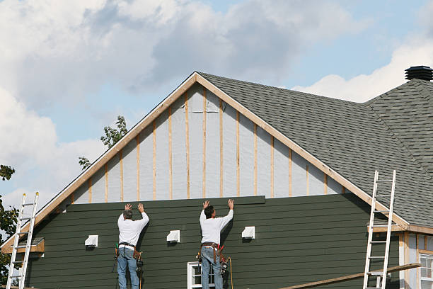 Professional Siding technician working in Brownstown, IN